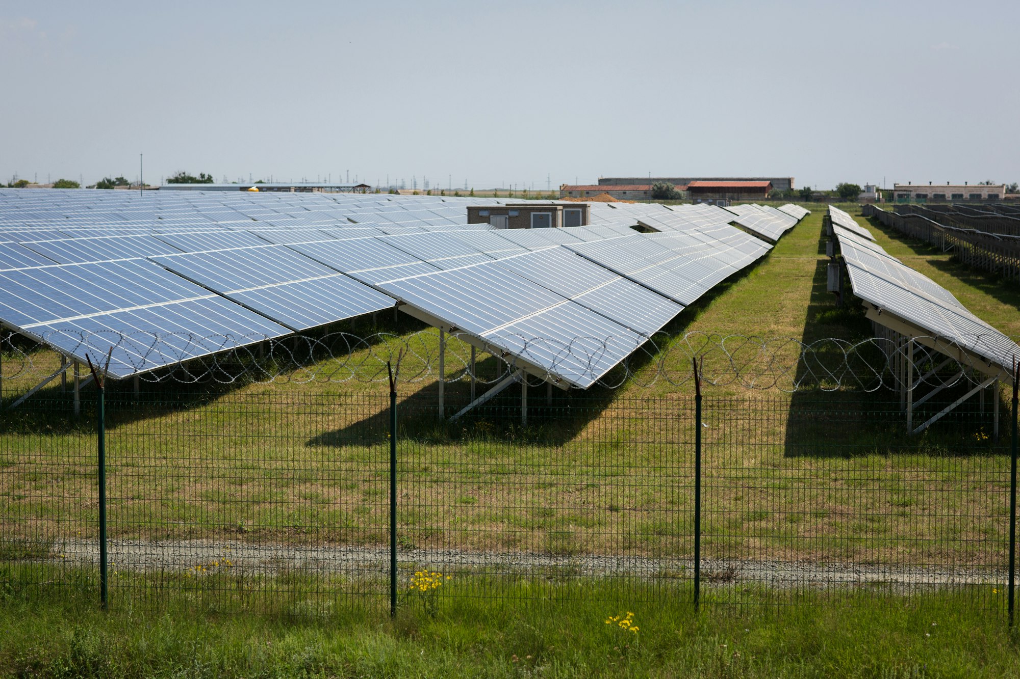 Power plant using renewable solar alternative energy